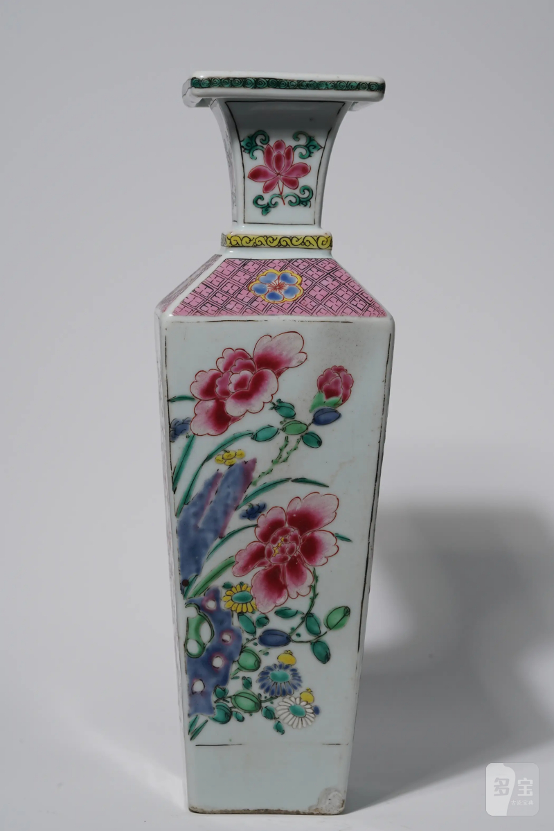 清雍正 粉彩四季花卉纹四方瓶 - 图5